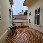 Bell 아파트 Székesfehérvár